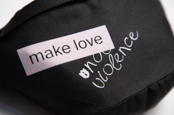 Поясная сумка «Make love»